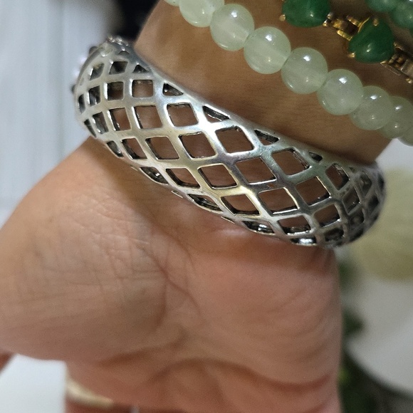 Vintage Clamper Hinge Bangle Bracelet Silver with Bead Design - Picture 11 of 13